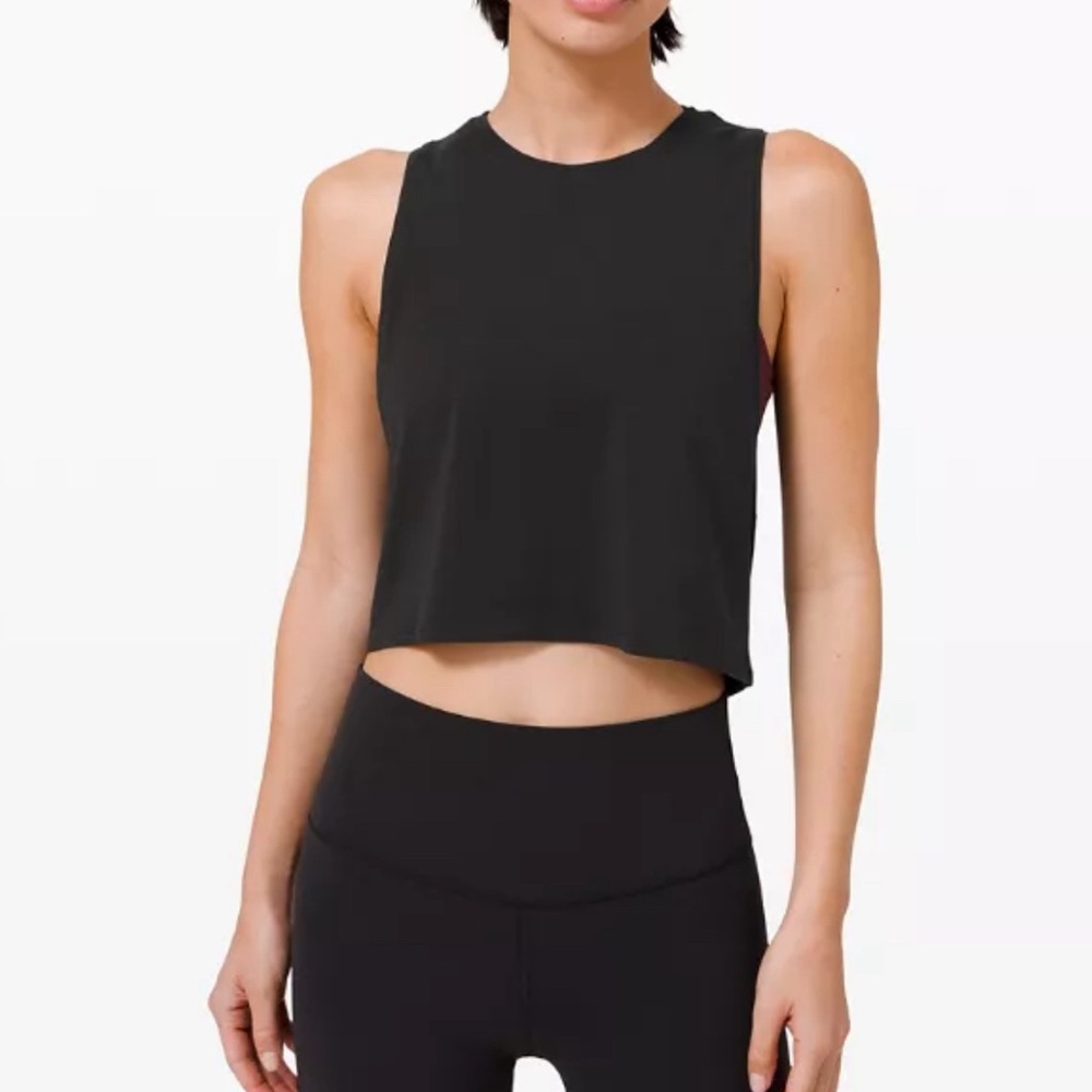 Lululemon Cut Back Crop Tank, Size 4!